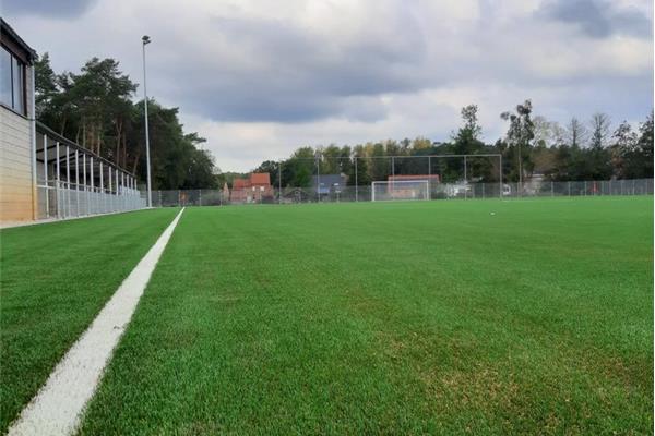 Aanleg kunstgras voetbalveld Wolfsdonk - Sportinfrabouw NV